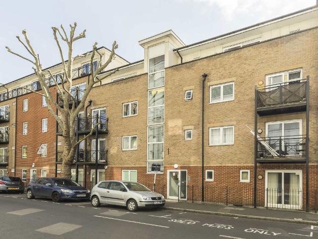 Apartment for rent in Bermondsey Village, Greater London