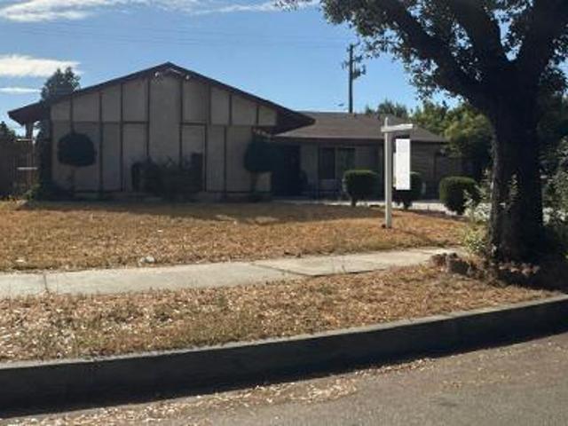 House for sale in Colton