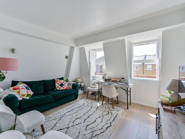 Apartment for rent in London Borough of Merton, Merton Park