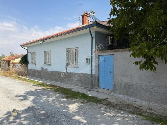Başhüyük, Sarayönü içerisinde satılık Villa