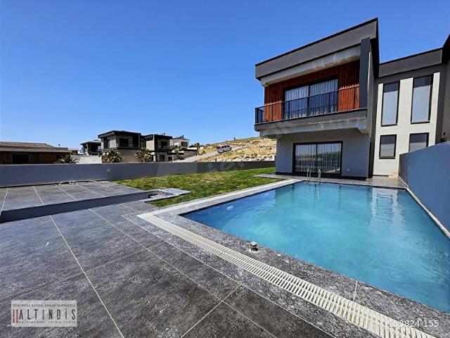 Çeşme, İzmir içerisinde satılık Villa