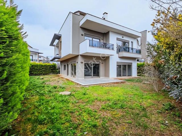 Döşemealti, Antalya içerisinde satılık Villa