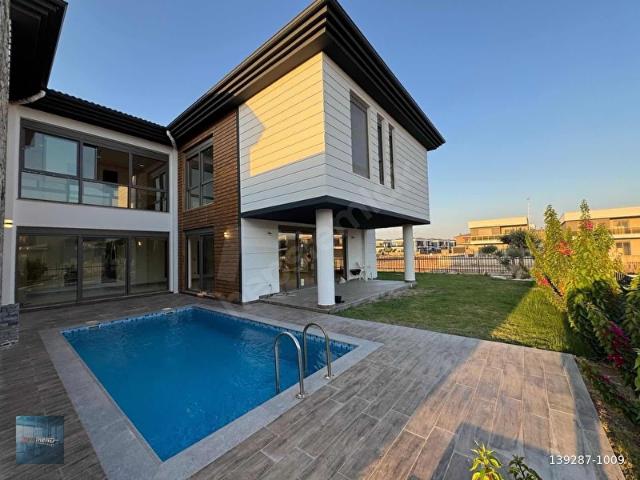 Döşemealti, Antalya içerisinde satılık Villa