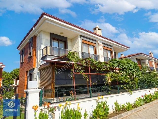 Edremit içerisinde satılık Villa