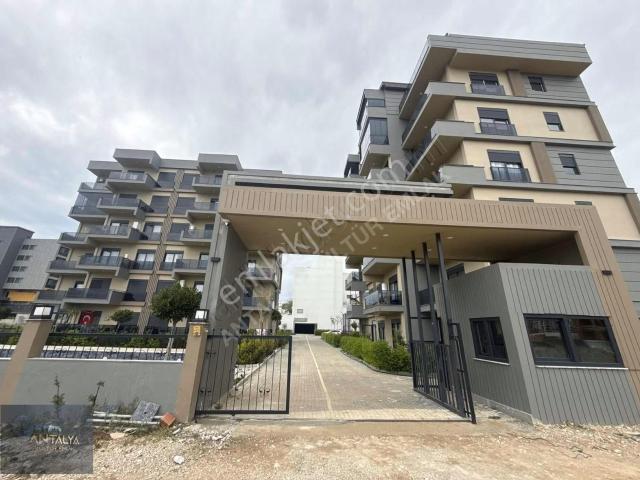 Aksu, Antalya içerisinde satılık mülk