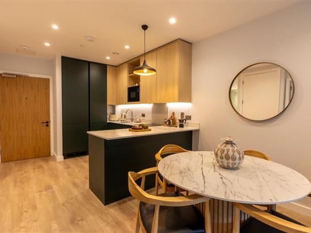 Studio to rent in Blackrock
