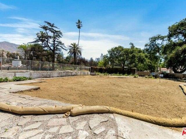 Land for sale in Altadena