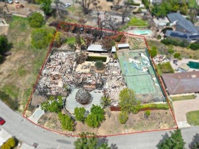 Land for sale in Altadena