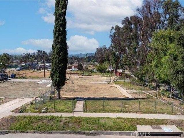 Land for sale in Altadena