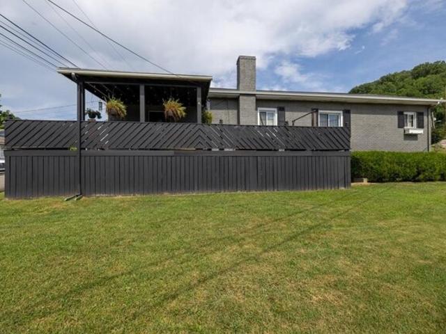House for sale in Hazard