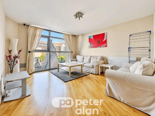 Apartment for rent in Cardiff Bay, Falcon Lodge