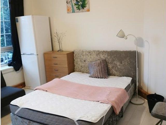 House for rent in Bromley-by-Bow, Bow