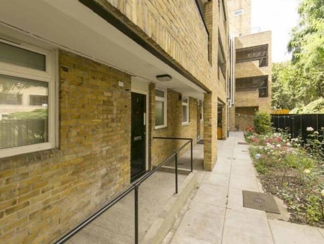 Apartment for rent in Poplar Grove, Greater London