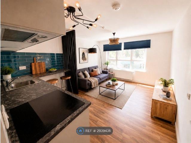 Apartment for rent in Poplar Grove, Greater London
