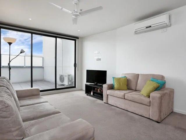 Room for rent in Altona, Melbourne