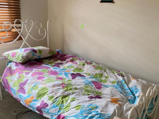 Room for rent in Camerons Creek, Victoria