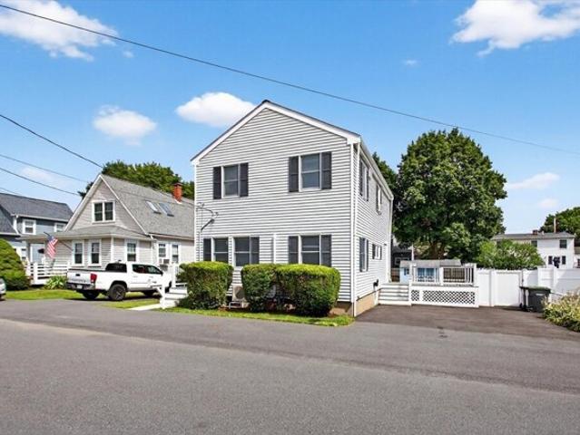 House for sale in Dedham