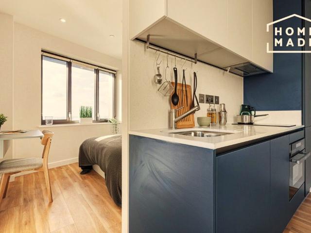 Studio for rent in London Borough of Croydon, Greater London