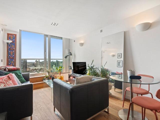 Apartment for rent in Battersea, Greater London