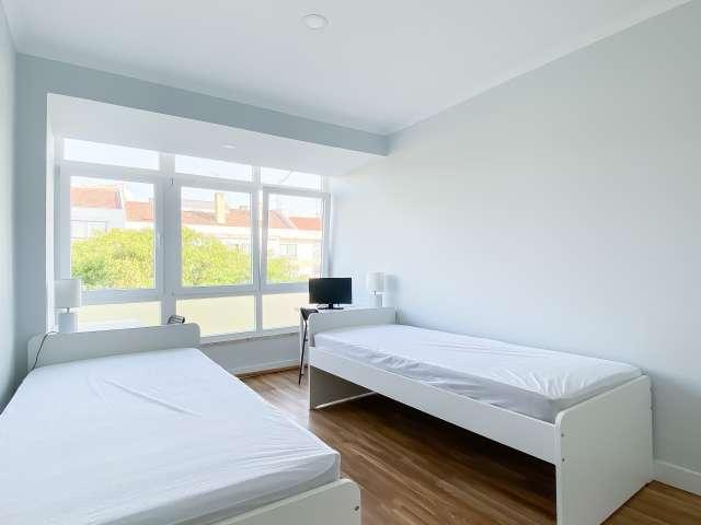 Quarto alugar em Bairro Olaio, Odivelas