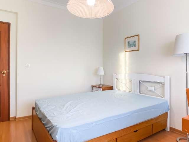 Quarto alugar em Santa Clara, Lisboa