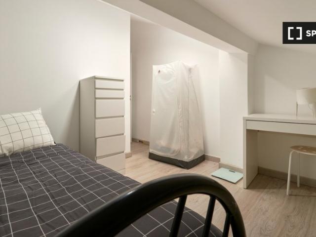 Quarto alugar em Falagueira, Amadora