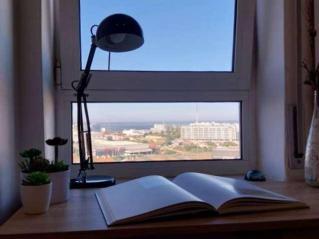 Quarto alugar em Bairro das Amendoeiras, Lisboa
