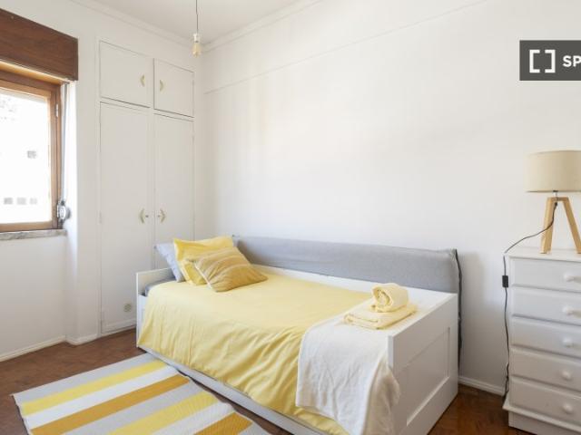 Quarto alugar em Oeiras, Lisboa