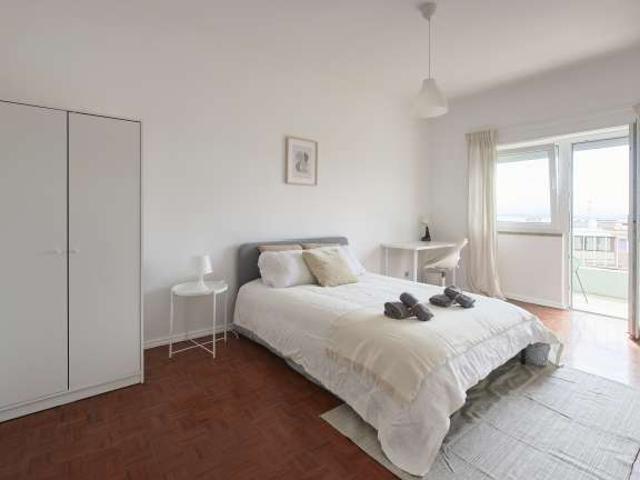 Quarto alugar em Cacilhas, Almada