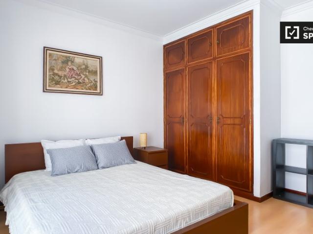 Quarto alugar em Nova Oeiras, Oeiras