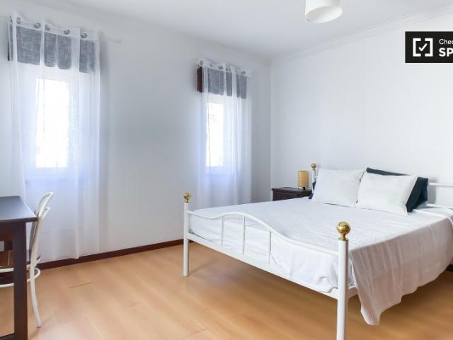 Quarto alugar em Nova Oeiras, Oeiras