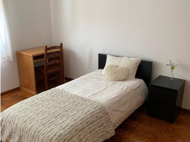Room alugar em Porto, Santa Luzia