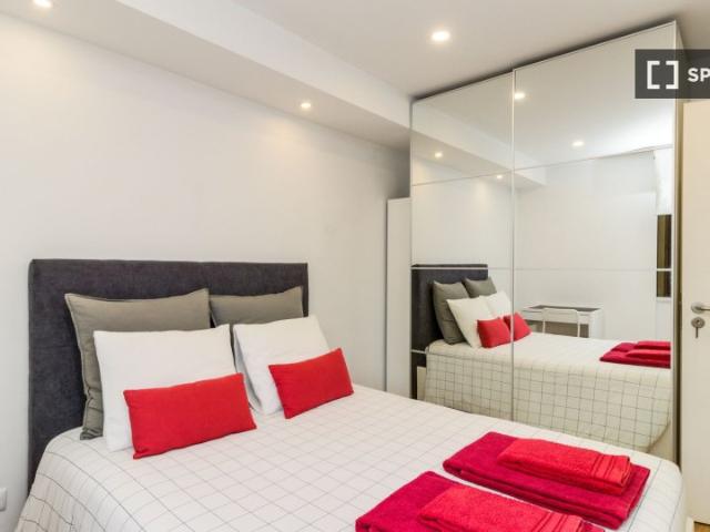 Quarto alugar em Alfragide, Amadora