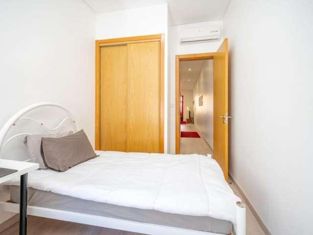Quarto alugar em Bairro do Rego, Lisboa