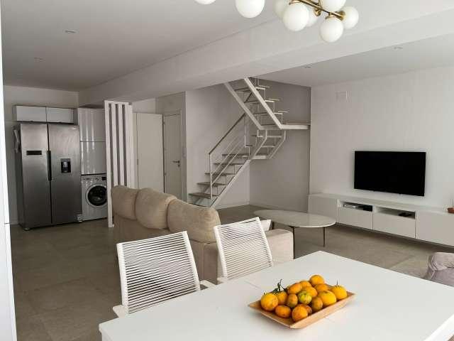 Quarto alugar em Santiago Dos Velhos, Lisboa