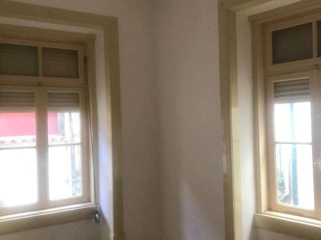 Quarto alugar em Santa Cruz, Coimbra