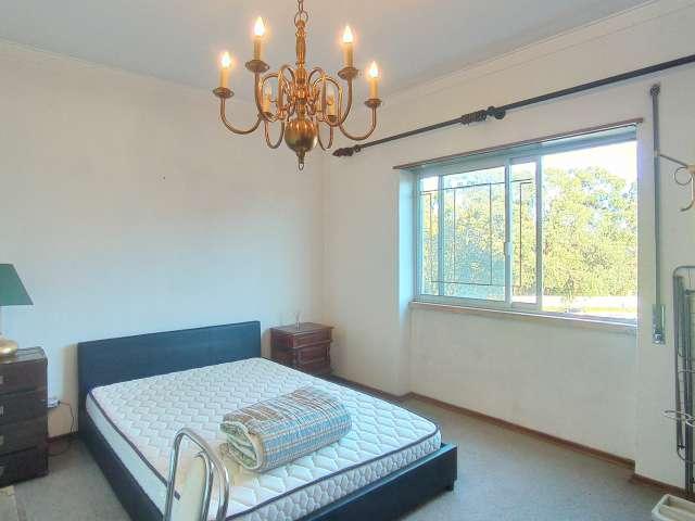 Quarto alugar em Almada, Setúbal