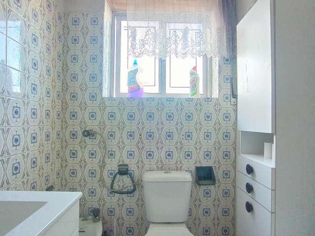 Quarto alugar em Almada, Setúbal