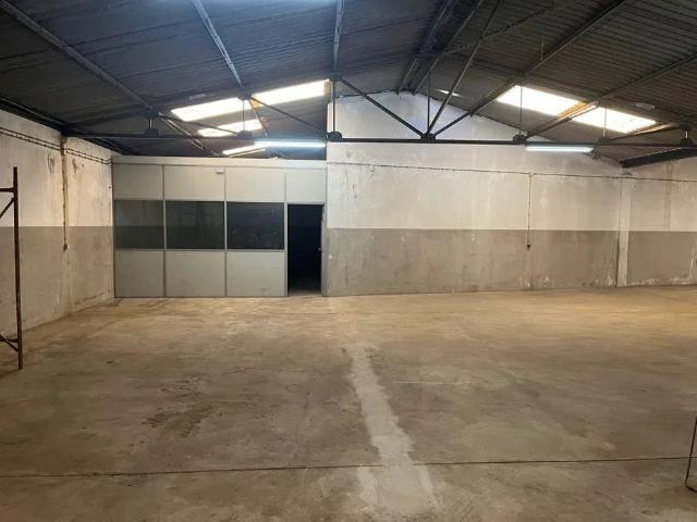 Armazém alugar em Afurada, Vila Nova De Gaia