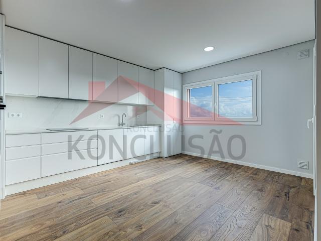 Apartamento venda em Sobralinho, Lisboa