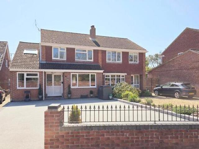 House for sale in Anglesey, Middlecroft