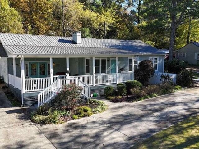 House for sale in Guntersville, Alabama