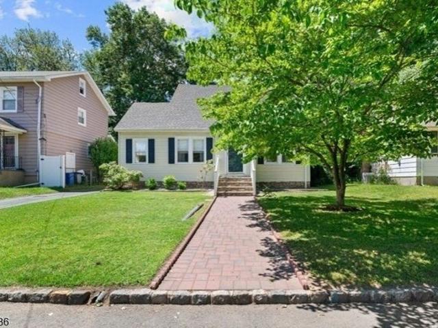 House for sale in Springfield, New Jersey