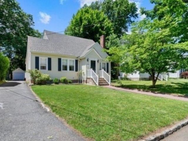 House for sale in Springfield, New Jersey