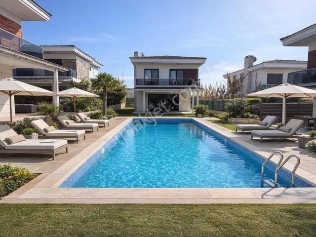 Çeşme, İzmir içerisinde satılık Villa