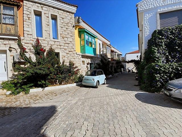 Çeşme, İzmir içerisinde satılık mülk