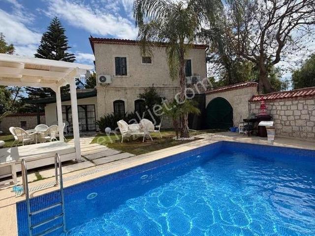 Çeşme, İzmir içerisinde kiralık Villa