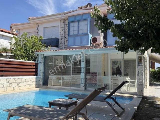 Çeşme, İzmir içerisinde kiralık Villa