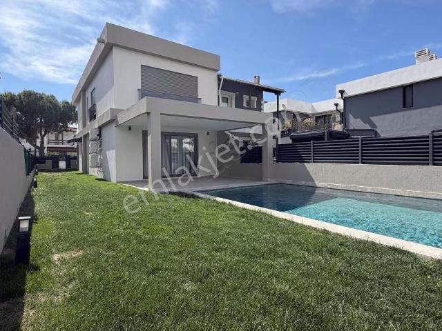 Çeşme, İzmir içerisinde kiralık Villa