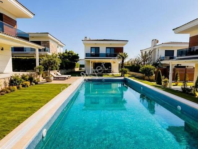 Çeşme, İzmir içerisinde satılık Villa